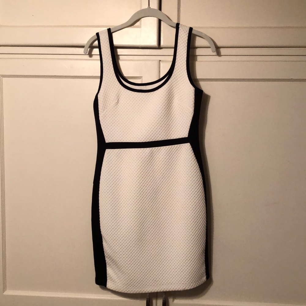 Black and White Sleeveless Dress